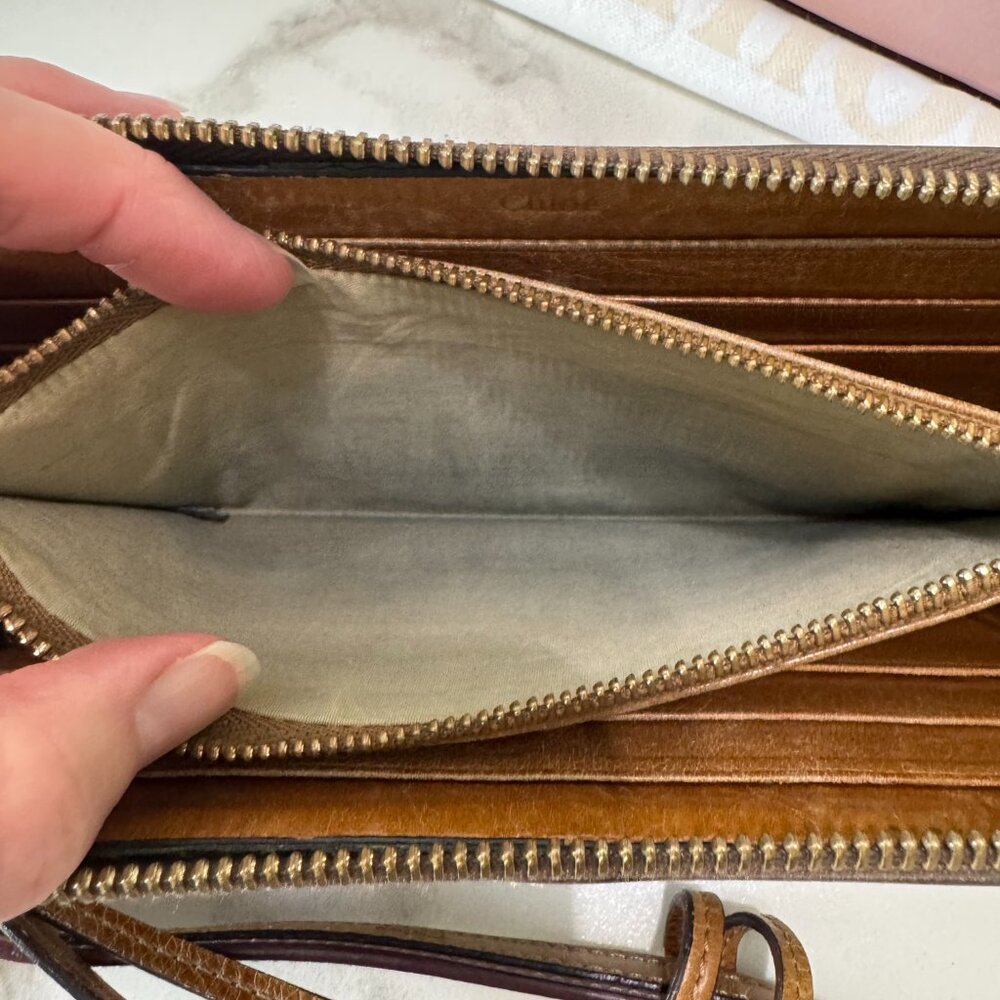Chloé Indy Curated Trio: Woodrose Camera Bag, Wallet & Card Holder - Picture 14 of 16